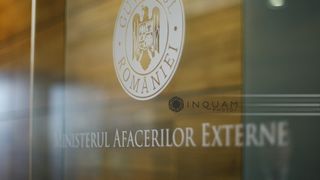 Atenţionare de călătorie transmisă de MAE - Furtuni şi vânt pe mare, în Grecia; cursele maritime din mai multe porturi, suspendate