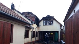 Incendiu la un centru de plasament din Oradea! Flacarile au mistuit complexul! Acolo locuiau copii cu v&acirc;rste &icirc;ntre 7 și 18 ani