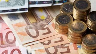 Leul se prăbuşeşte &icirc;n raport cu euro. Cursul de schimb leu/euro, un nou maxim istoric
