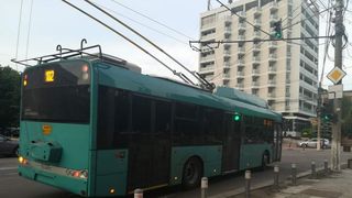 Un șofer beat a paralizat transportul în comun din Galați! A reușit să scoată din uz toate cele 26 de troleibuze ale Primăriei!