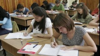 Elevi terorizați de director. A fost &icirc;nregistrat &icirc;n timp ce &icirc;i jignea pe elevi