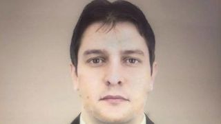 Reacția unui polițist, după ce a văzut "fluturașul" de salariu al unui infirmier debutant