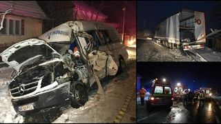 Accident grav &icirc;n județul Arad. O persoană a murit și alte 12 au ajuns la spital, după ce un microbuz a fost spulberat de un TIR