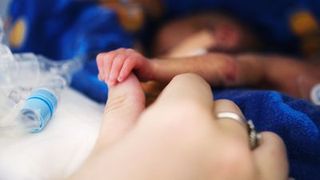 Caz șocant &icirc;ntr-un spital din Bolivia! Un bebeluș a ars de viu &icirc;ntr-un incubator