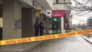 Jaf la o bancă din Craiova. Hoțul a plecat cu bani