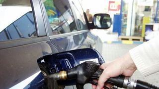 Vești proaste pentru toți românii! Prețul carburanților se mărește din cauza valutei