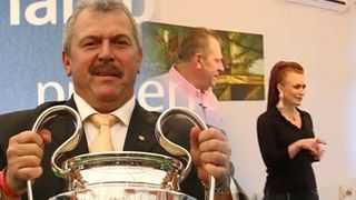 Casa de vedetă: Colecția impresionantă de cupe și diplome a lui Duckadam! Iată ce locuință fabuloasă are sportivul