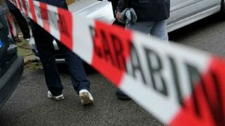 Rom&acirc;n mort &icirc;n Italia! Cadavrul bărbatului a fost găsit &icirc;n curtea unei foste fabrici!