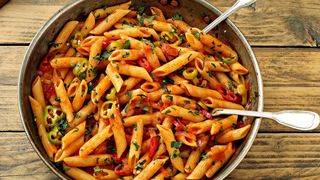 Un student a murit la scurt timp după ce a m&acirc;ncat o porție de paste. Greșeala pe care a făcut-o și care i-a fost FATALĂ. Mulți oameni fac asta