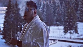 Fiul lui Gabriel Oprea a ieşit pe pârtie încălţat cu pantofi de lac! Oprea jr se reface la munte după ce Daniela Crudu l-a părăsit! FOTO