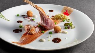 Gastronomia moleculară capătă teren &icirc;n Rom&acirc;nia. Ce-și comandă rom&acirc;nii c&acirc;nd merg la restaurant