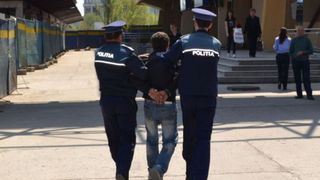 Om al străzii din Iași, omor&acirc;t de trei adolescenți! Cel mai mic are doar 12 ani