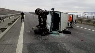 Accident devastator pe A3! Un microbuz plin cu pasageri s-a răsturnat! E COD ROȘU de intervenție!