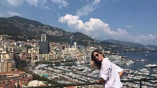 Cum se distrează fosta soţie a lui Remus Truică în vacanţe exclusiviste! Irina a dat o raită prin Monte Carlo, Dubai, Mykonos şi Roma!