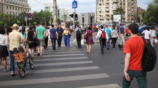 Cartier cu miros de cafea și multe restaurante. Comercianții de aici fac &icirc;ncasări frumoase