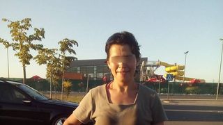 Nu se poate numi MAMĂ! O tânără din Satu Mare și-a scos la vânzare propriul copil! "Îl dau cu 10.000 de euro. Nu am bani să-l cresc!"