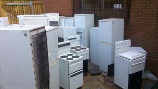 Ai aparate electronice și electrocasnice vechi &icirc;n casă? Scapă URGENT de ele! De ce spun specialiștii că sunt PERICULOASE!