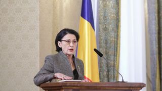 Ecaterina Andronescu, despre folosirea telefonului &icirc;n școli. Anunțul făcut de ministrul Educației