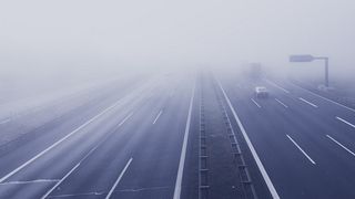 Cod galben de ceață în 13 județe din Transilvania și Crișana în următoarele ore