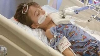 Băiețel de 8 ani din Găești, decedat în urma unui stop cardio- respirator! Copilul fusese abandonat la naștere, iar părinții nu s-au interesat niciodată de starea lui