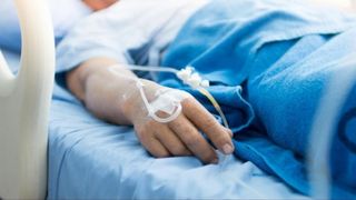  &Icirc;ncă un bărbat a murit din cauza gripei. Numărul deceselor crește ALARMANT! Avea 37 de ani și NU era vaccinat 