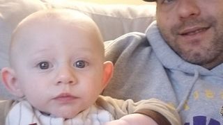 Un bebeluș a murit după ce a fost călcat pe cap de o fetiță de 10 ani! "Trebuie să ajungă la &icirc;nchisoare" - Drama uriașă trăită de tatăl micuțului!