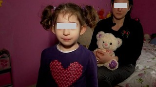 CAZ CUTREMURĂTOR! Sofia, o copilă de trei ani din Giurgiu, mutilată de un medic grec! Doctorul nu avea permis de muncă în România! A mutilat un copil, dar operează în continuare la București