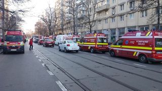 Incendiu într-un bloc din Capitală! Pompierii au evacuat locatarii