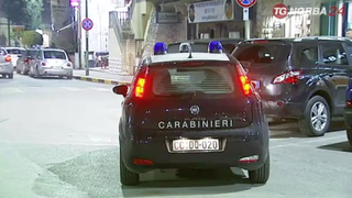 Fetiță româncă de numai un an, bătută în plină stradă de propria mamă, în Italia! Femeia s-a calmat abia după ce trecătorii au chemat poliția