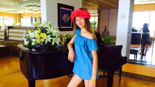 Model la 13 ani! EA este românca ce se poate lăuda că a cucerit titlul de Miss World Universe