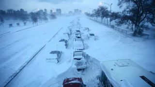 IADUL alb lovește din nou &icirc;n Rom&acirc;nia! Un val de aer polar aduce temperaturi de p&acirc;nă la - 15 grade. P&acirc;nă c&acirc;nd va ninge