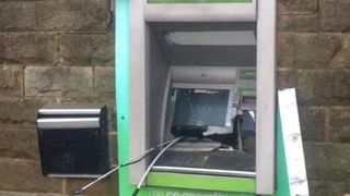 Doi rom&acirc;ni au detonat un bancomat &icirc;n Londra 