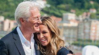 Fericire mare pentru celebrul star Richard Gere! A devenit tata la 69 de ani!