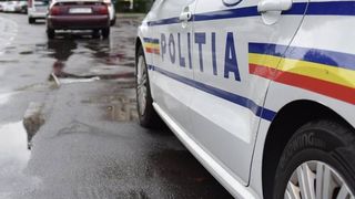 Trei adolescenţi, cercetaţi de poliţiştii din Capitală după ce i-au furat unui coleg de clasă cheile de la apartament, din care au sustras apoi 47.000 de lei