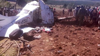 Avion prăbușit &icirc;n Kenya. Sunt cinci morți p&acirc;nă acum