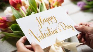 Ce spun zodiile de Ziua &Icirc;ndrăgostiților. Cum &icirc;și surprind partenerii