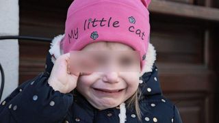 REVOLTĂTOR! O fetiță de cinci ani cu autism a fost "ascunsă" de educatoare pentru a nu strica o inspecție! Totul s-a &icirc;nt&acirc;mplat &icirc;ntr-o instituție din București! "Doamnă, faceți analize și faceți alt copil"