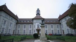 Un bărbat a &icirc;ncercat să se sp&acirc;nzure &icirc;n baia Spitalului Obregia