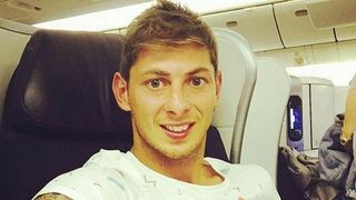 Zeci de persoane asistă la funeraliile lui Emiliano Sala &icirc;n Argentina