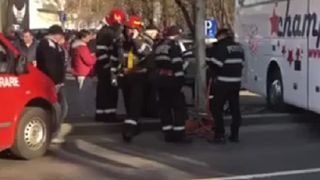 Accident grav pe bulevardul Kiseleff din Capitală: O persoană a fost prinsă sub autocar