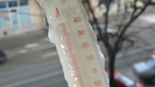 Vremea schimbă foaia radical! Un val de aer polar se &icirc;ndreaptă spre Rom&acirc;nia. Temperaturi cu minus &icirc;n mai multe regiuni