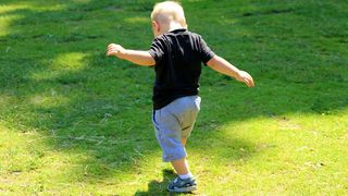 De peste 4 ani, o mama spera ca-si va gasi baiatul disparut de acasa fara urma! Florin avea 2 ani cand a plecat de acasa si de atunci nimeni nu l-a mai vazut!