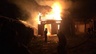 Imaginile groazei de la Alba! O fetiță a murit arsă de vie, &icirc;n timp ce autoritățile au privit neputincioase - Incendiu de proporții