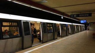 Ultimă oră! Incident grav la metrou, &icirc;n stația Apărătorii Patriei. O persoană, lovită de tren. Bărbatul a scăpat cu viață
