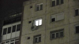 Crimă macabră în Arad! Și-a înjunghiat soția în fața fiului lor de 10 ani. Ulterior, bărbatul s-a aruncat de la etajul 9