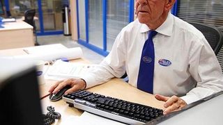 Bătrânii muncesc și după ce ies la pensie ca să nu moară de foame