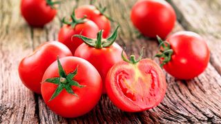 Roșii toxice &icirc;n magazine. Medicii trag un semnal de alarmă