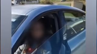 Tânără fără permis, prinsă cu 220 km/h pe autostradă, în timp ce era LIVE pe Facebook: "O să mor în câteva minute"