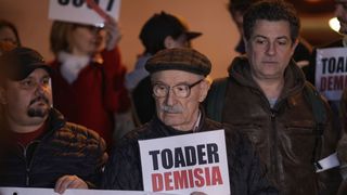 Protest al actorilor &icirc;n faţa Teatrului Naţional