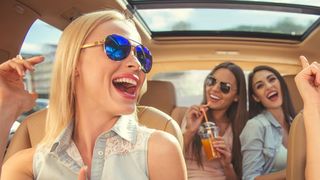 Care sunt avantajele angajării la Money Studio videochat?